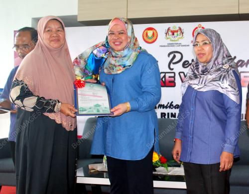 KD06_29062019_RINA_HARUN