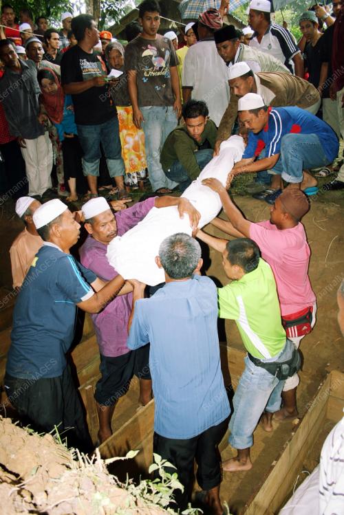 KEBUMI JENAZAH