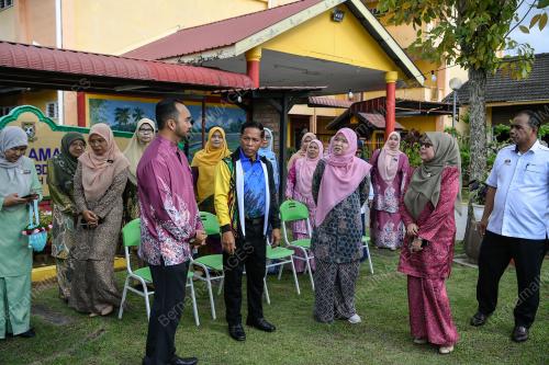 FADHLINA SIDEK