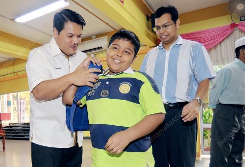 KD06_31122013_BANTUAN_SEKOLAH