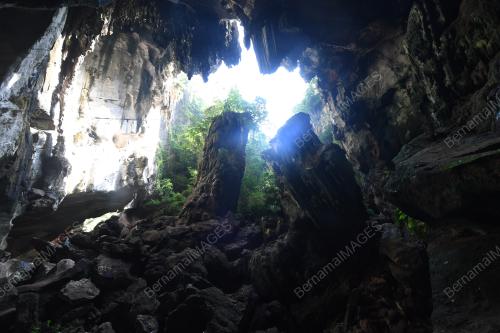 CAVING GUA GUNUNG KERIANG