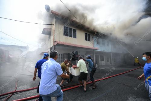 KEBAKARAN RUMAH KEDAI