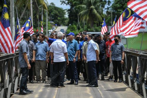 DATUK SERI ISMAIL SABRI YAAKOB