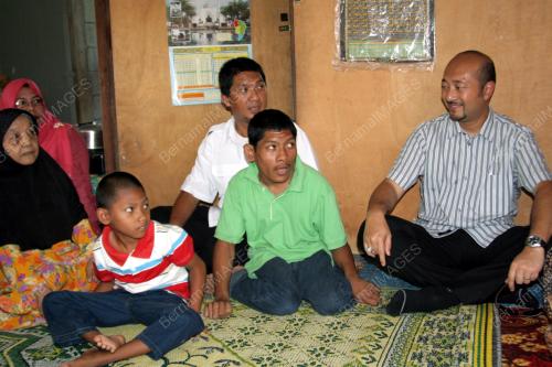 MUHKRIZ TUN MAHATHIR