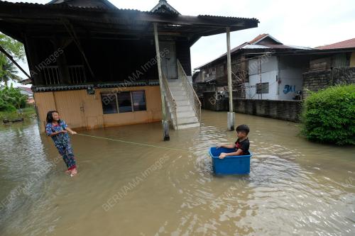 FENOMENA AIR PASANG BESAR