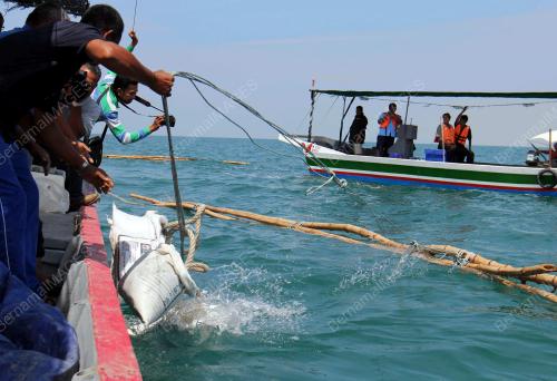 TUAS BULUH DIJADIKAN TUKUN TIRUAN