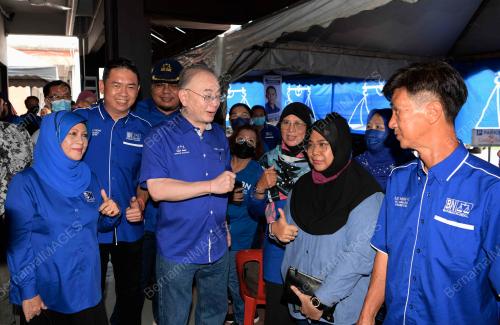 DATUK SERI WEE KA SEONG