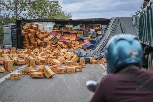 KEMALANGAN TRAK TUNDA