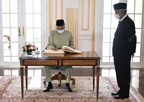 DATUK SERI ISMAIL SABRI YAAKOB