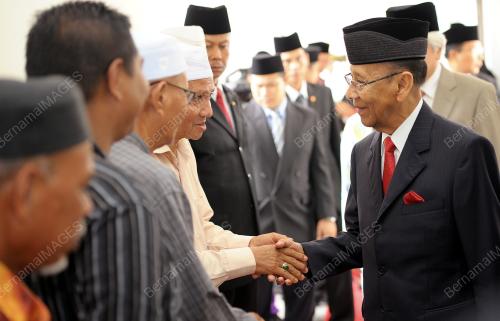 KD07_11082013_AGONG