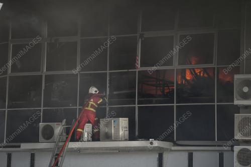 KEBAKARAN GUDANG