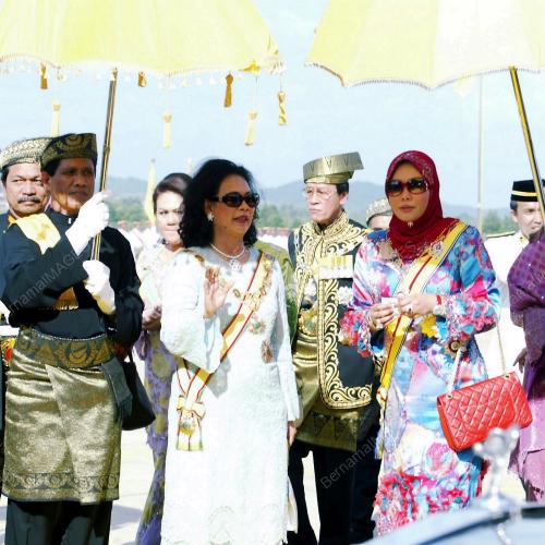 TUANKU NUR ZAHIRAH