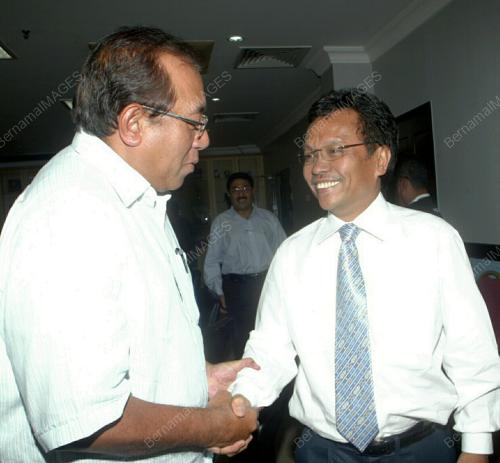 MOHD SHAFIE APDAL