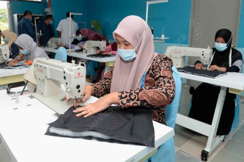 PROJEK BENGKEL JAHITAN KEMAS