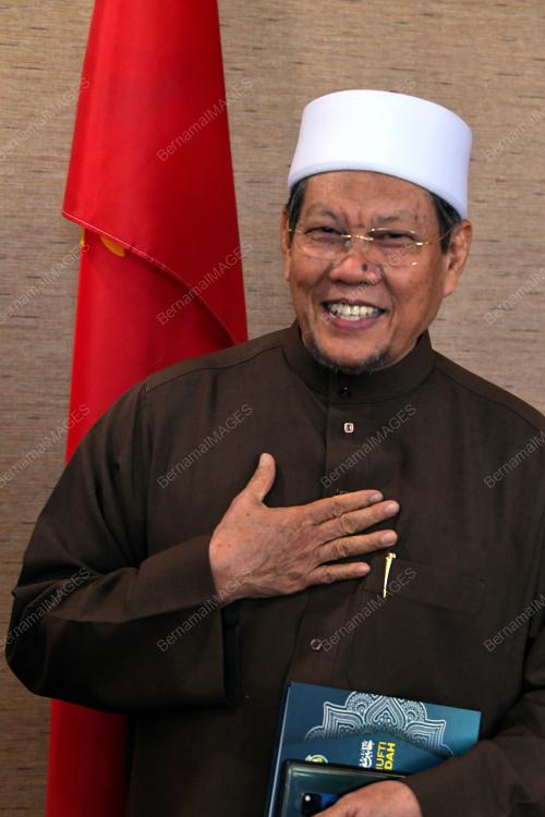 DATUK SHEIKH FADZIL AWANG