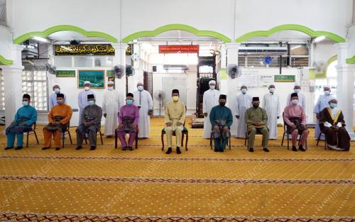 RAJA MUDA KEDAH BAYAR ZAKAT FITRAH