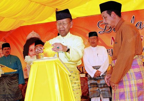 TUANKU ABDUL HALIM MUA'ADZAM SHAH