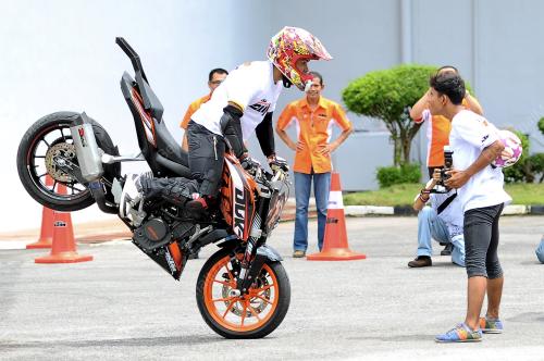 KD07_20102013_KTM390