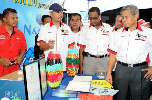 DATUK SERI MUSTAPA MOHAMED