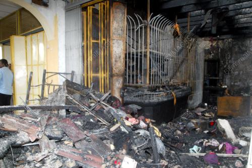KEDAI EMAS TERBAKAR