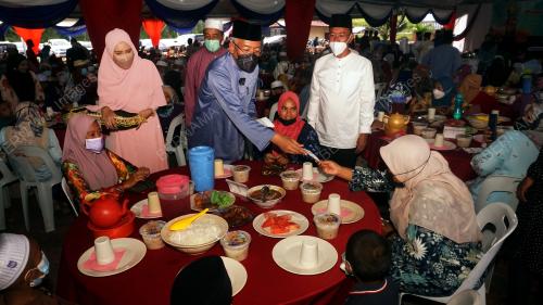 DATUK SERI MAHDZIR KHALID