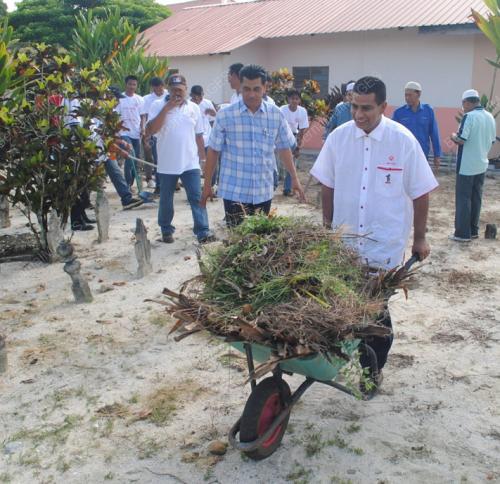 ABDUL AZIZ SHEIKH FADZIR