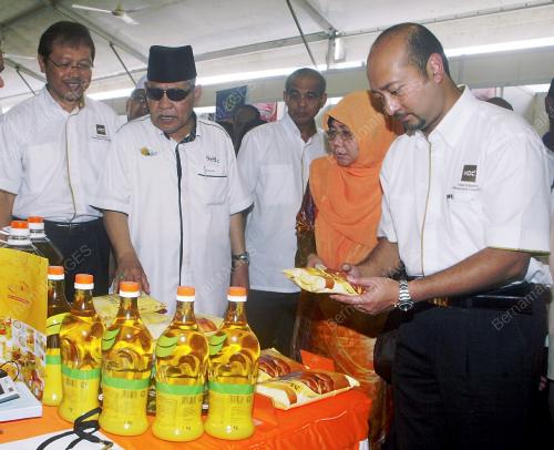 MUKHRIZ TUN MAHATHIR