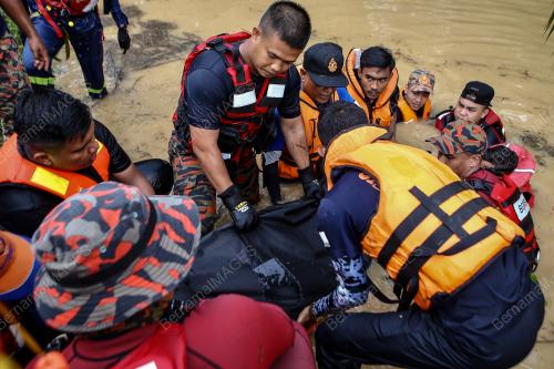 DUA BERANAK HANYUT