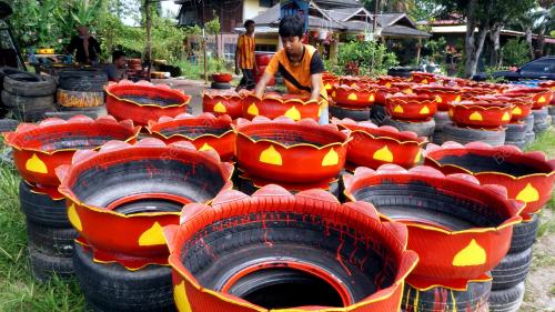 USAHAWAN PASU TAYAR