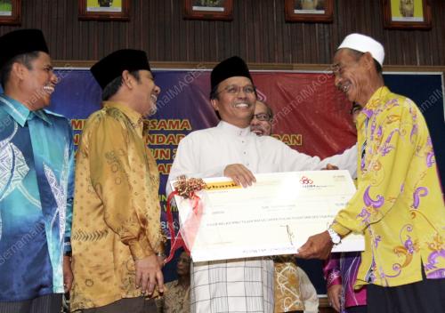 MOHD SHAFIE APDAL