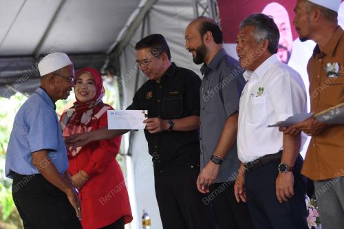 DATUK SERI SALAHUDDIN AYUB