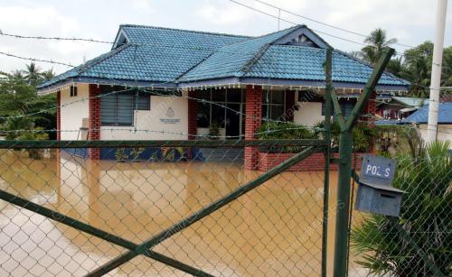 BALAI POLIS ALOR MERAH