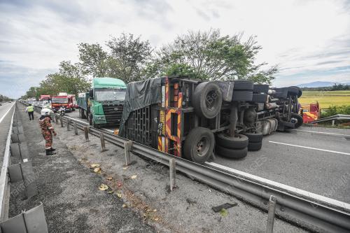 KEMALANGAN TRAK TUNDA