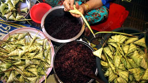KETUPAT PULUT HITAM PAYA PALAS