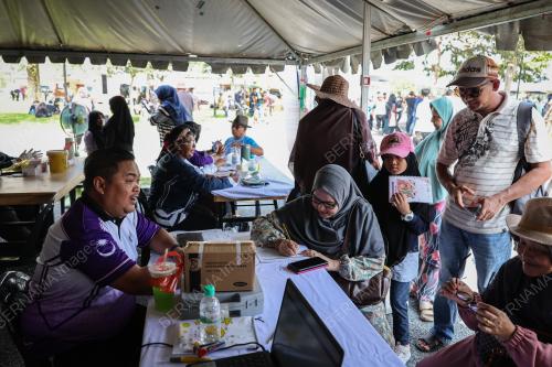 PERKHIDMATAN PERUBATAN DAN KESIHATAN PERCUMA
