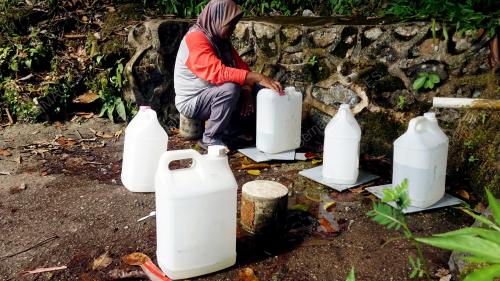 PENDUDUK PUTUS BEKALAN AIR