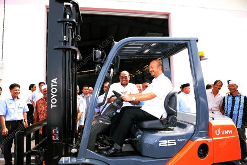 MUKHRIZ TUN MAHATHIR