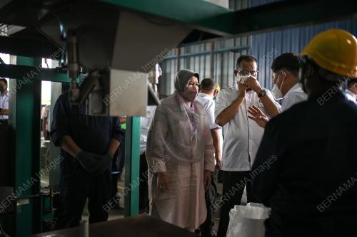 KD08_16102021_MENTERI_KENAF_BN202110154422