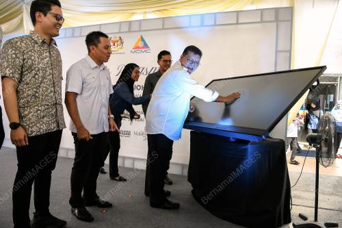 TAN SRI JOHARI ABDUL