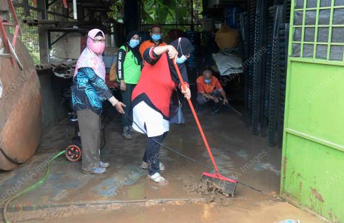 SUKARELAWAN BANJIR