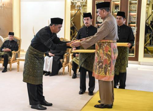 AL AMINUL KARIM SULTAN SALLEHUDDIN SULTAN BADLISHAH