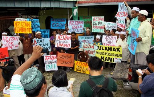 KD08_22022013_PAS_PROTES