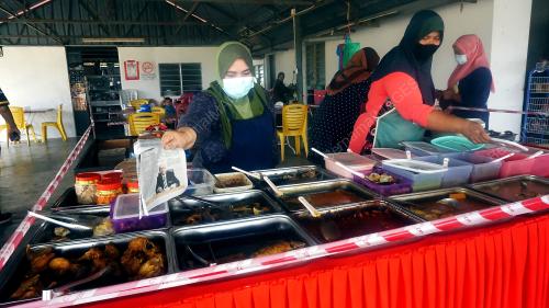 PENDUDUK DISERANG LALAT