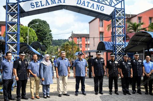 DATUK SERI HAMZAH ZAINUDDIN