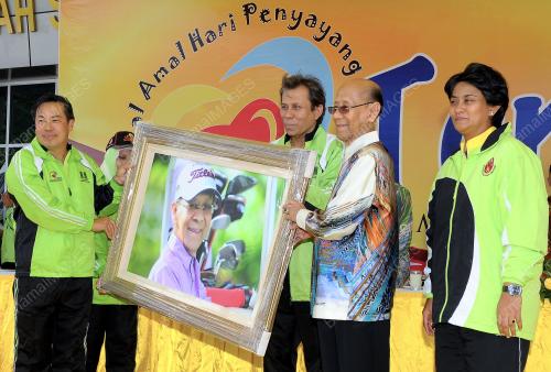 KD08_29062013_AGONG