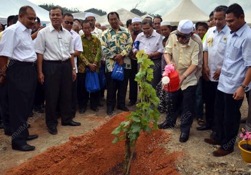 KD08_30122012_AZIZAN_LADANG