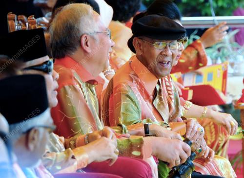 KD08_31032012_TERSENYUM