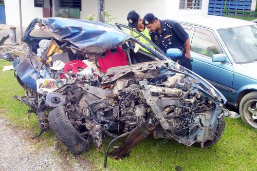 KERETA REMUK