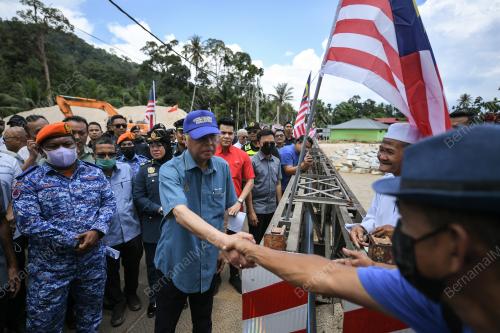 DATUK SERI ISMAIL SABRI YAAKOB