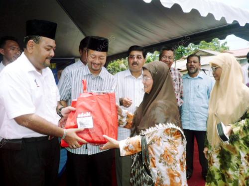 MUKHRIZ TUN MAHATHIR